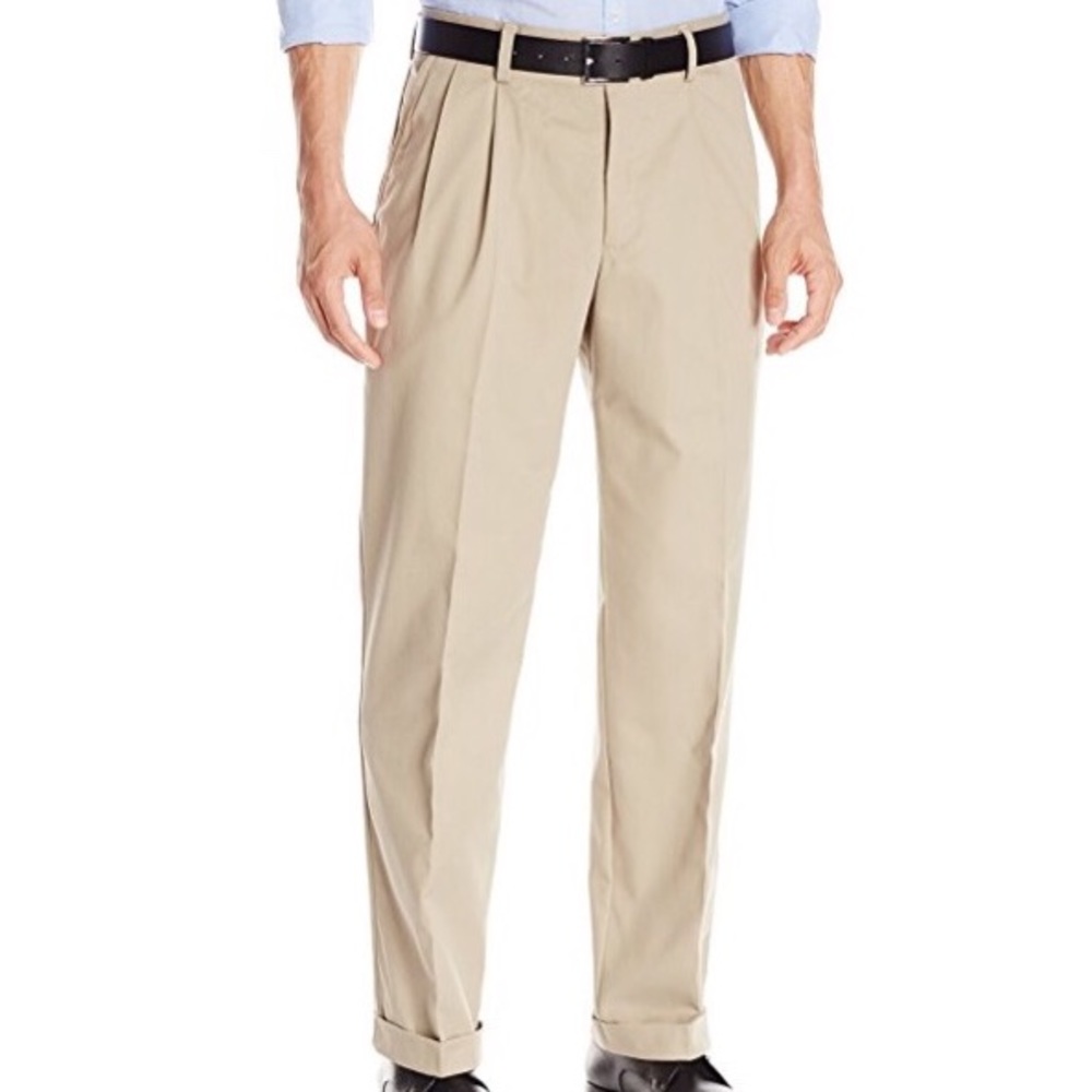 Dockers Stain Defender D3 Khaki Pleated & Cuffed